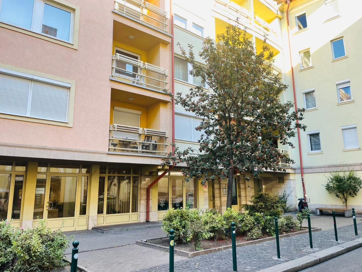 Peony Hollo Apartment - Free Garage Under The House Boedapest Buitenkant foto